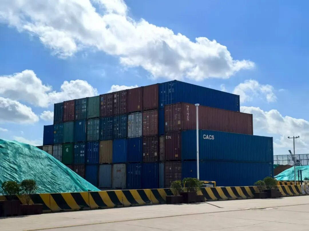 百日攻堅(jiān)丨3962TEU！鹽城中歐（亞）接續(xù)班列提前完成年度發(fā)運(yùn)目標(biāo)，國(guó)內(nèi)貨物運(yùn)輸代理再創(chuàng)佳績(jī)